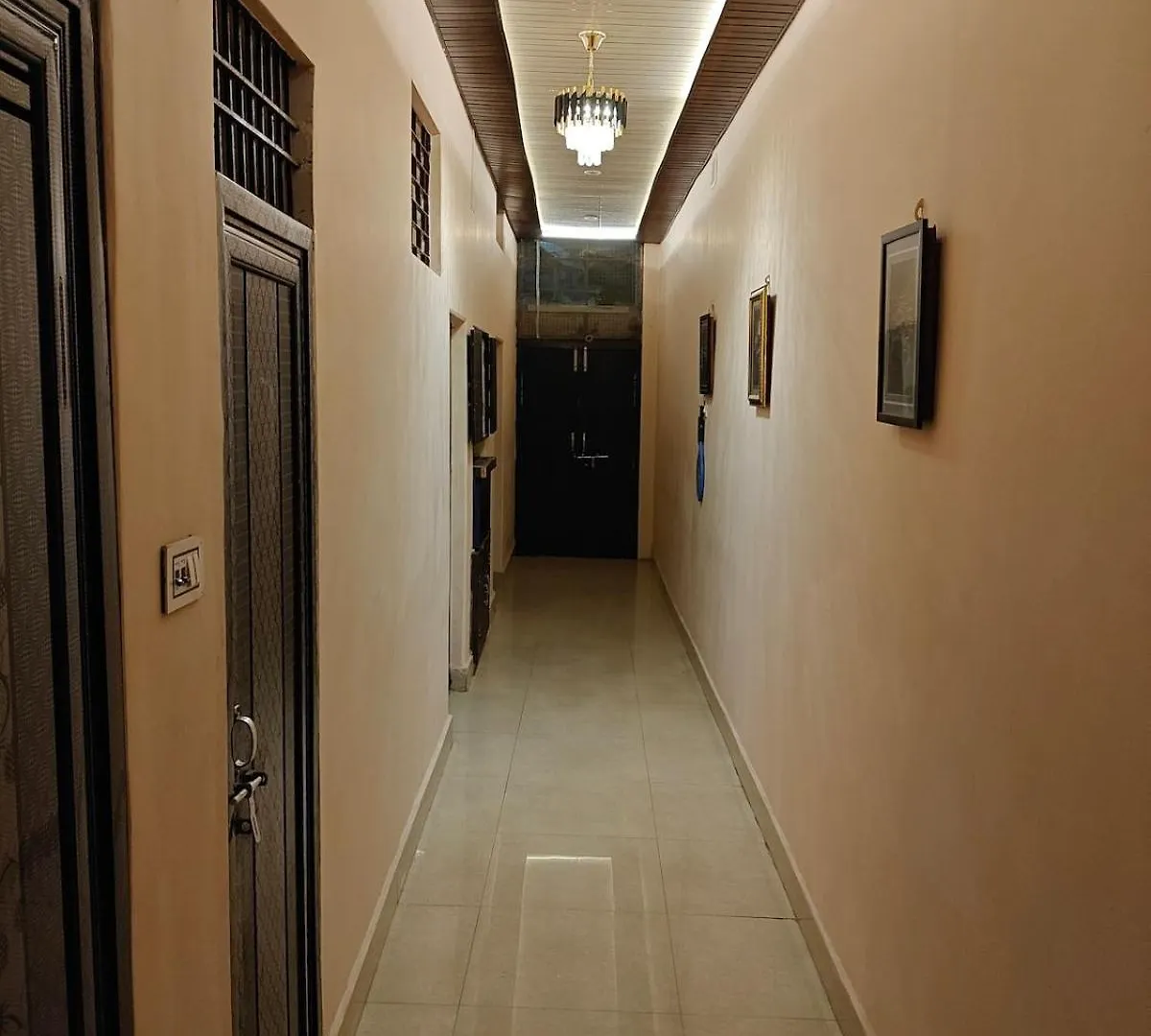 Anjani Home - 3Bhk Groundfloor Family Appartment Near Kashi Vishwanath Temple バラナシ アパート